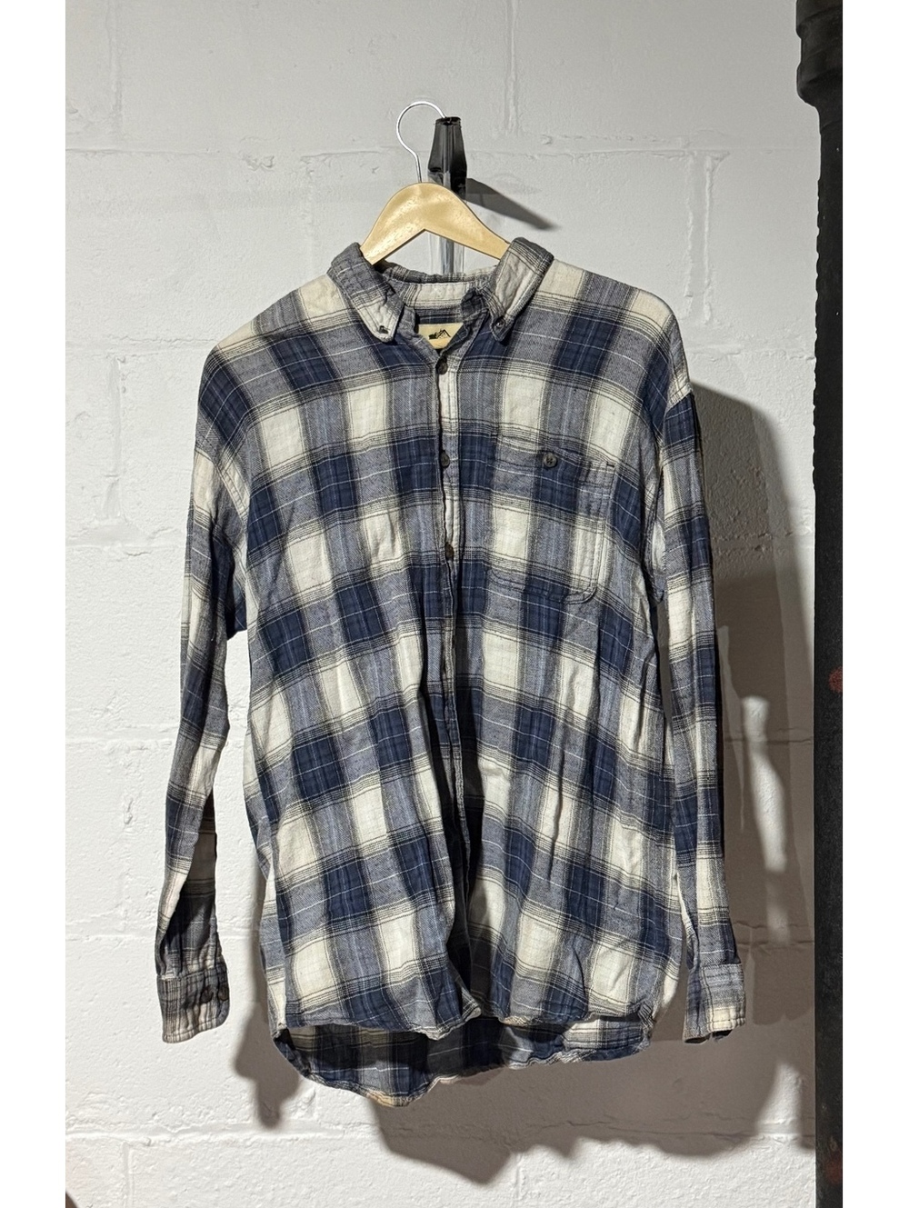 Old Mill 100% cotton blue white plaid tartan button-up flannel shirt